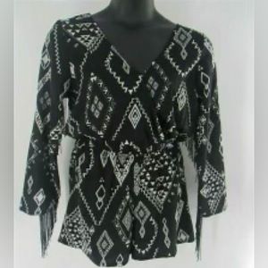 True Destiny Romper with fringe sleeve detail NWOT
Perfect for summer